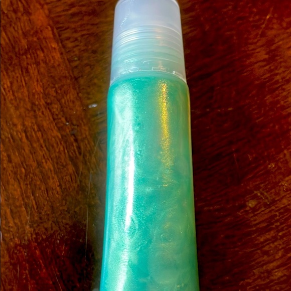 Lip gloss - Picture 1 of 1